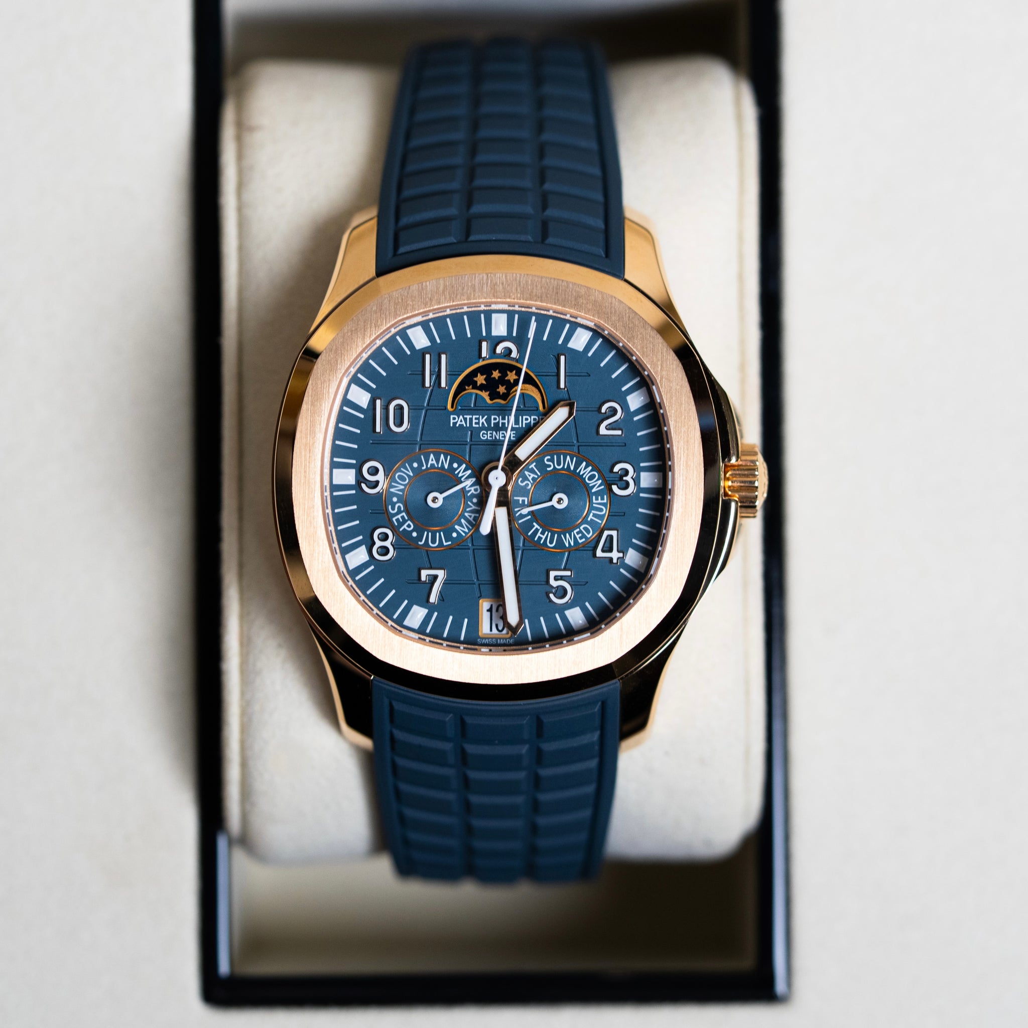 Patek Philippe Prestige Aquanaut - Or Rose & Bleu Nuit — Silicone structuré